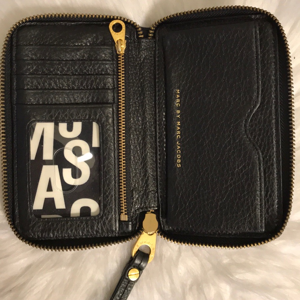 Marc Jacobs Black Classic Q Wingman Wristlet